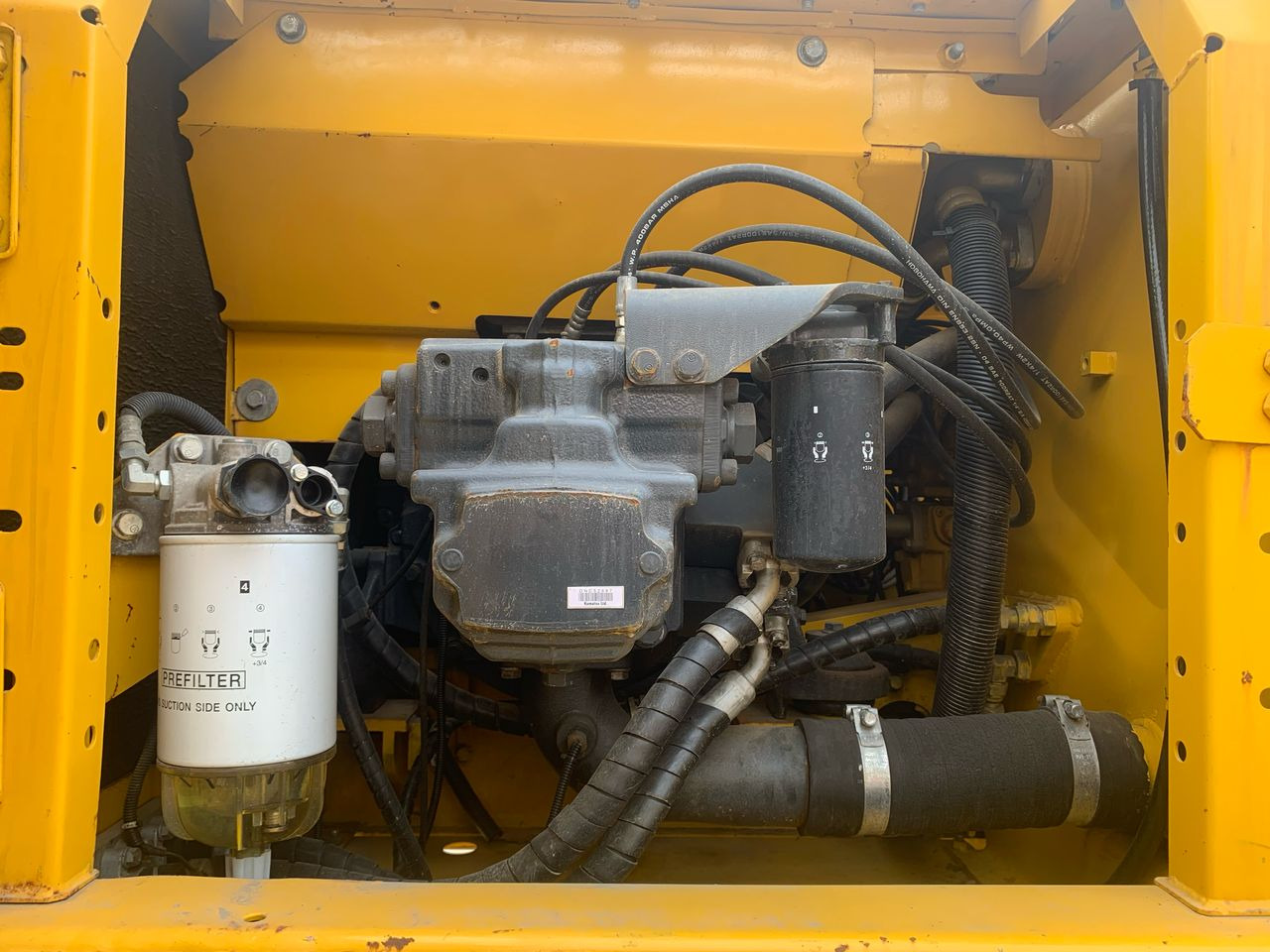 KOMATSU PC200-8 - Excavator: picture 3 KOMATSU PC200-8 - Excavator: picture 3