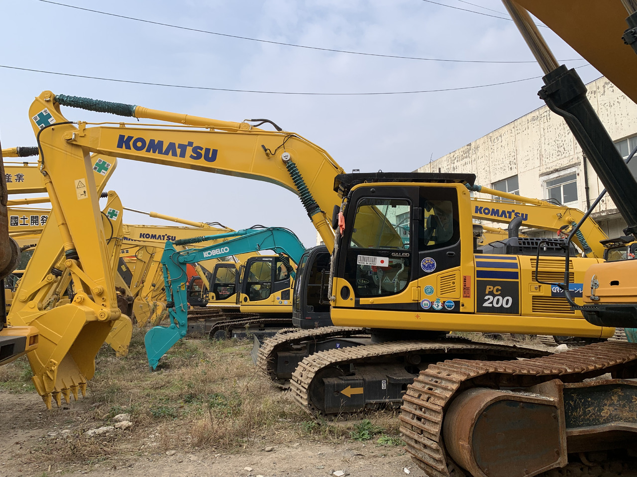 KOMATSU PC200-8 - Crawler excavator: picture 1 KOMATSU PC200-8 - Crawler excavator: picture 1