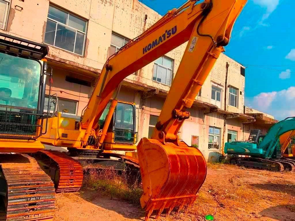 Komatsu PC 240 - Crawler excavator: picture 3 Komatsu PC 240 - Crawler excavator: picture 3