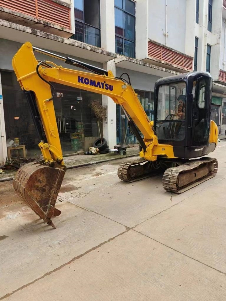 Komatsu PC 35 R-8 - Mini excavator: picture 1 Komatsu PC 35 R-8 - Mini excavator: picture 1