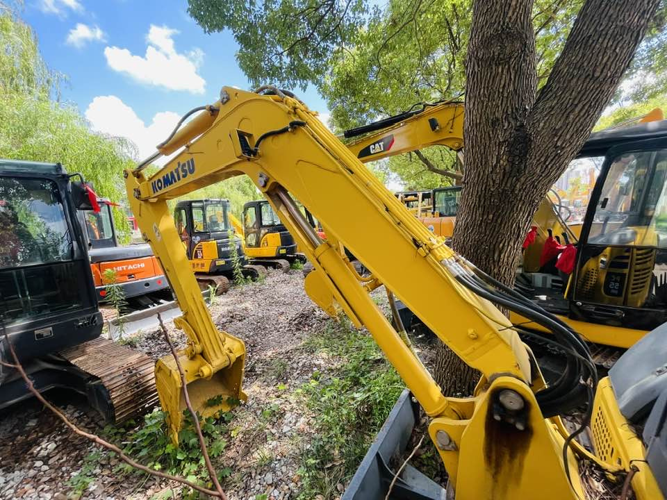 Komatsu PC55MR - Excavator: picture 2 Komatsu PC55MR - Excavator: picture 2