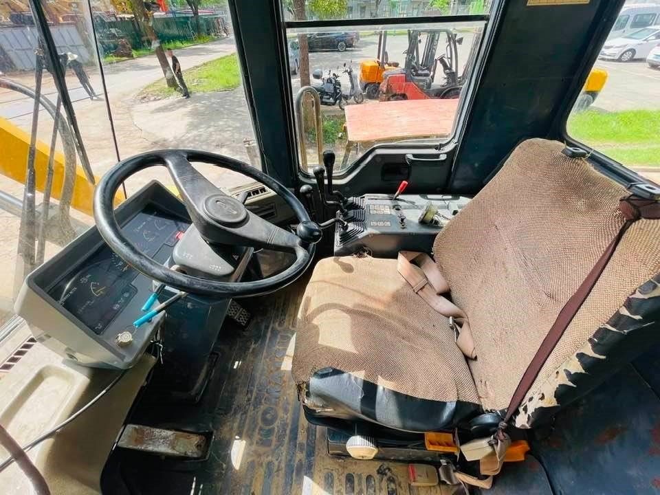 Komatsu WA320 - Wheel loader: picture 4 Komatsu WA320 - Wheel loader: picture 4
