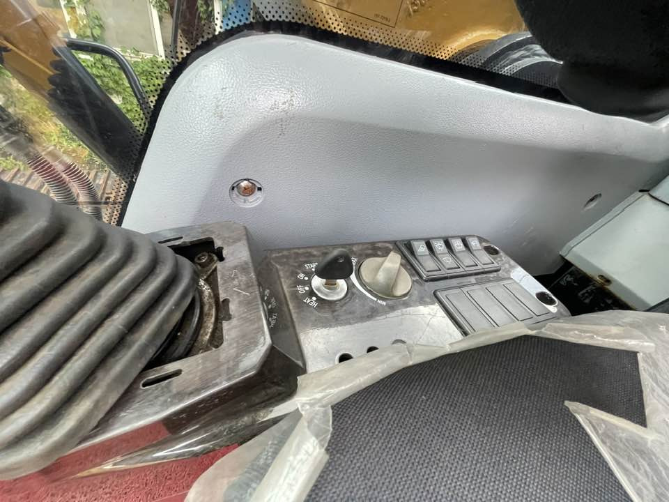 Excavator SANY SY305H: picture 7 Excavator SANY SY305H: picture 7