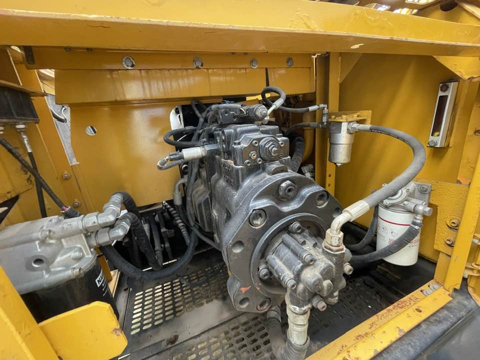 Excavator SANY SY305H: picture 9 Excavator SANY SY305H: picture 9