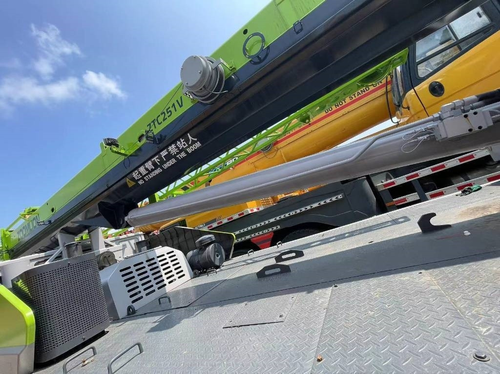 Zoomlion ZTC251V - Mobile crane: picture 5 Zoomlion ZTC251V - Mobile crane: picture 5