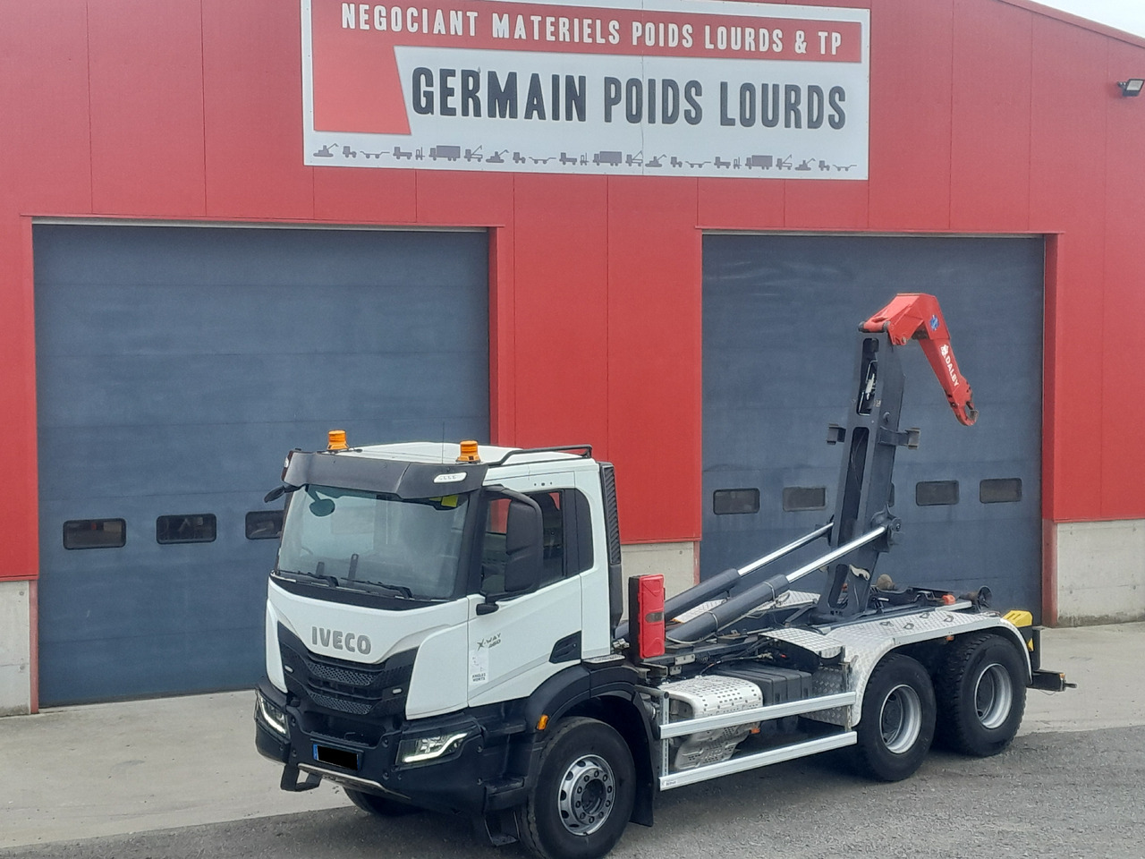 IVECO - Hook lift truck: picture 1 IVECO - Hook lift truck: picture 1