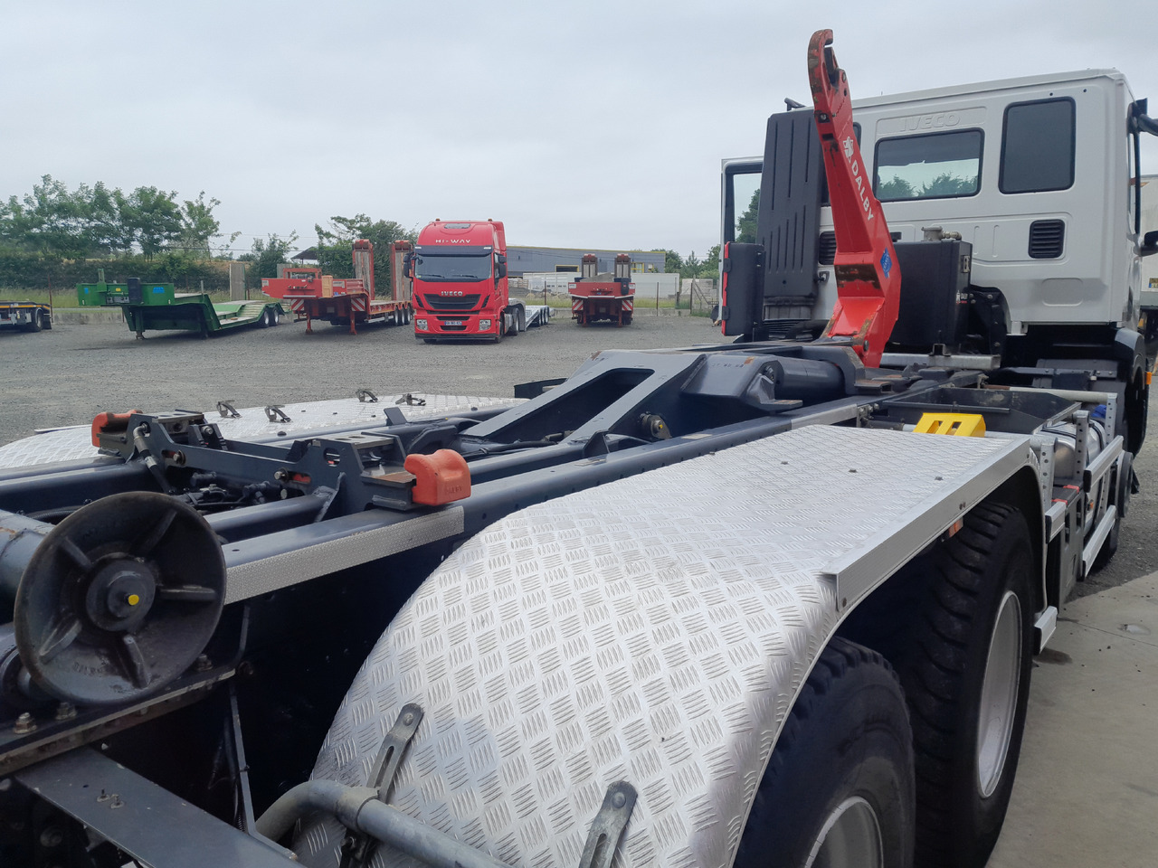 IVECO - Hook lift truck: picture 4 IVECO - Hook lift truck: picture 4