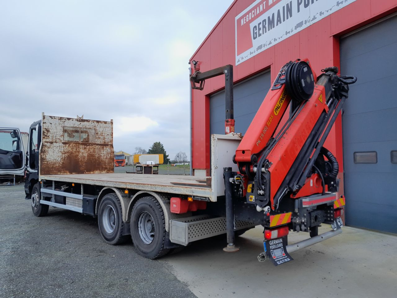 Renault C430 6x4 Standard platform Truck - Dropside/ Flatbed truck, Crane truck: picture 3 Renault C430 6x4 Standard platform Truck - Dropside/ Flatbed truck, Crane truck: picture 3