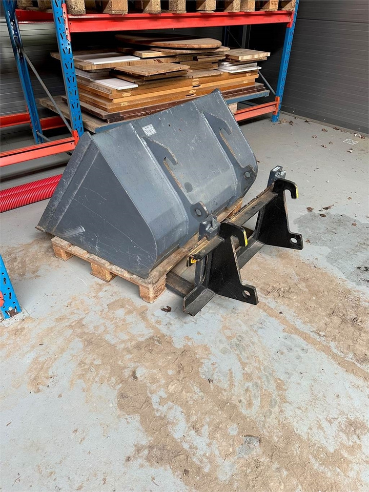 1026 LXE ELECTRIC - Compact loader: picture 3 1026 LXE ELECTRIC - Compact loader: picture 3