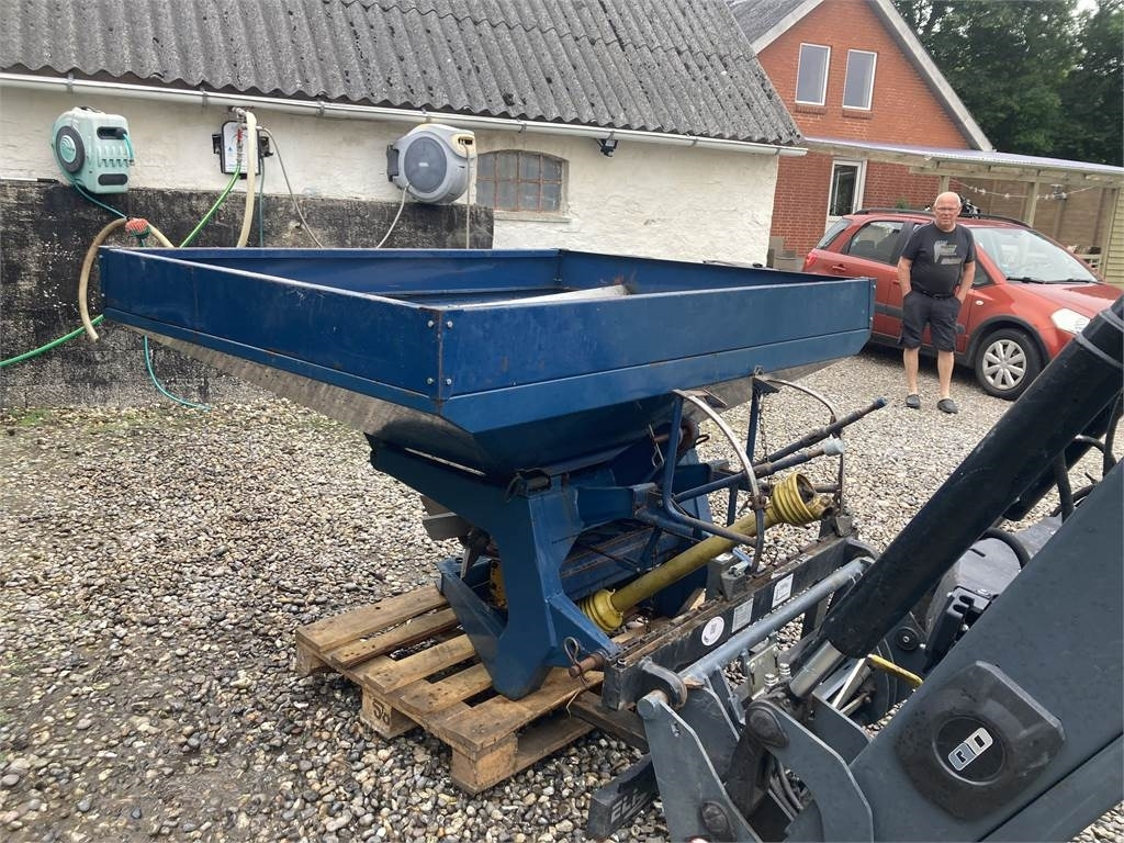 Bogballe BL1000 - Fertilizing equipment: picture 3 Bogballe BL1000 - Fertilizing equipment: picture 3
