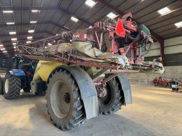 Hardi COMMANDER 7000I TWIN - Trailed sprayer: picture 3 Hardi COMMANDER 7000I TWIN - Trailed sprayer: picture 3