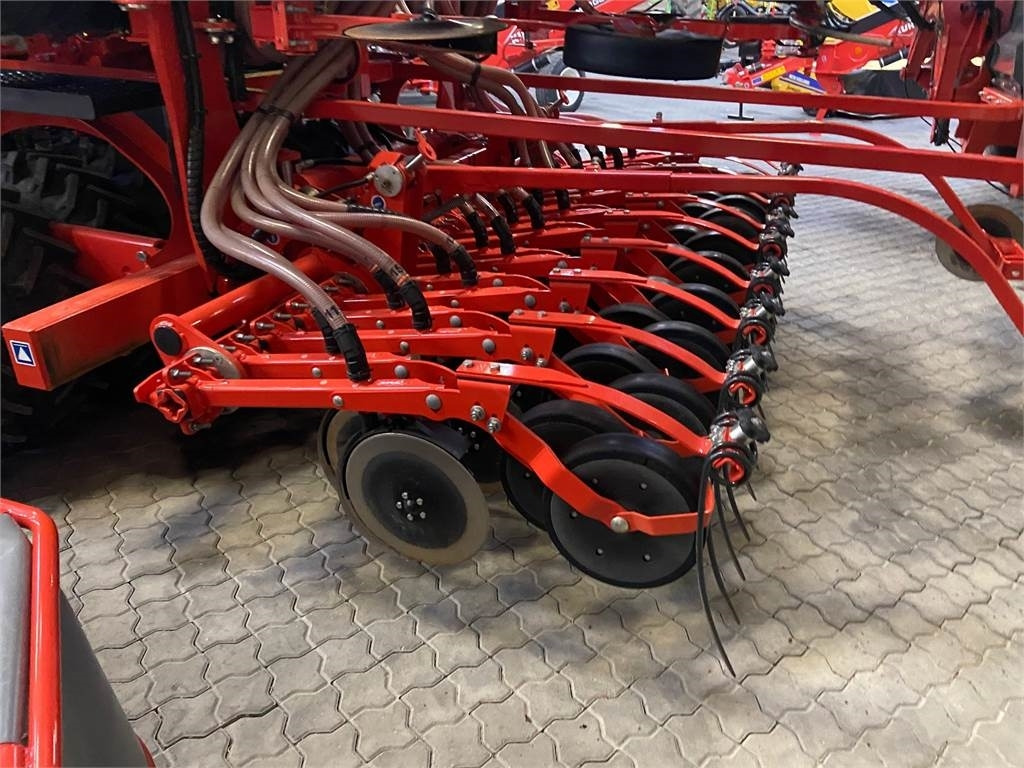 Kuhn ESPRO 6000RC MIX - Combine seed drill: picture 3 Kuhn ESPRO 6000RC MIX - Combine seed drill: picture 3