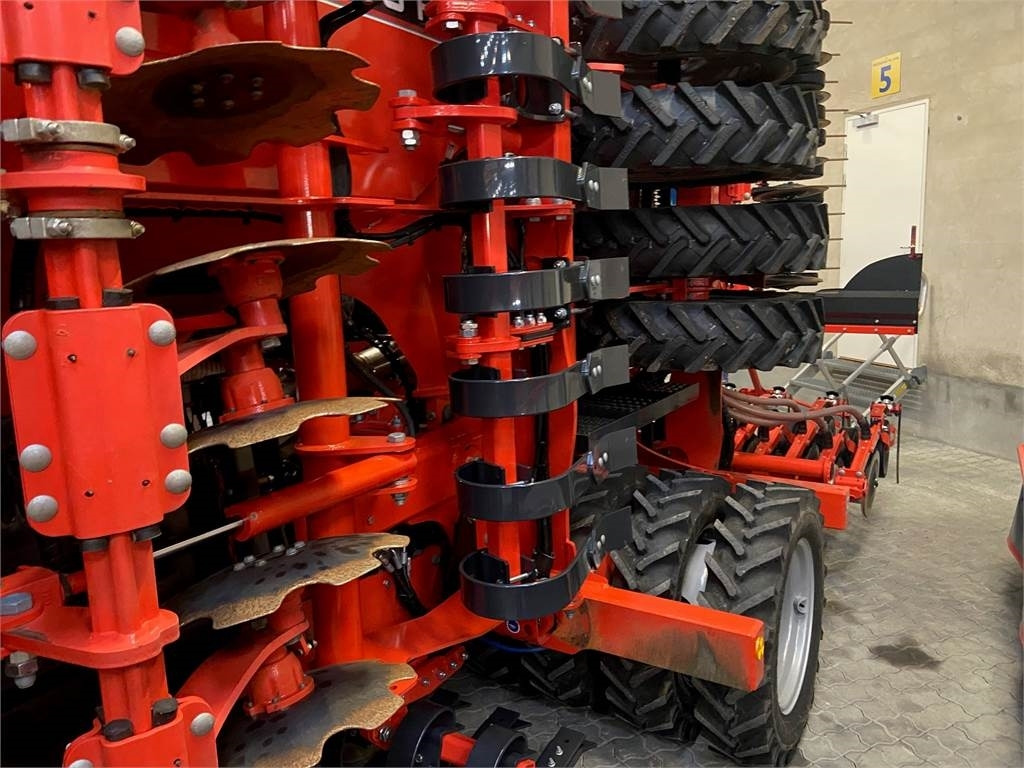 Kuhn ESPRO 6000RC MIX - Combine seed drill: picture 2 Kuhn ESPRO 6000RC MIX - Combine seed drill: picture 2
