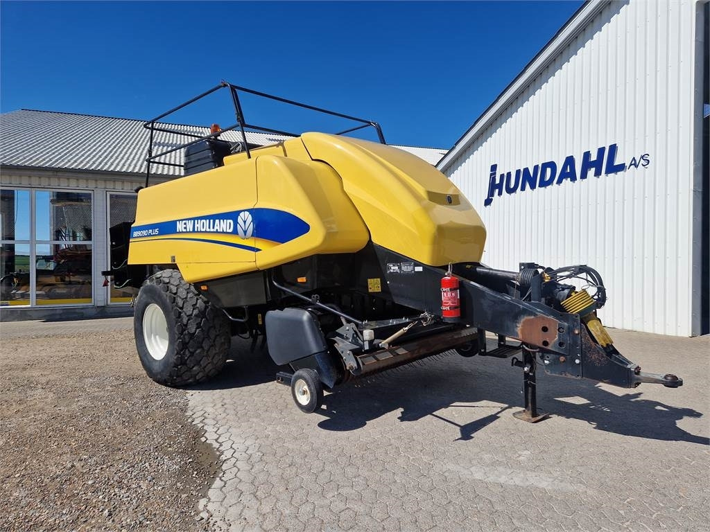 New Holland BB9090 + POMI VOGN - Square baler: picture 1 New Holland BB9090 + POMI VOGN - Square baler: picture 1