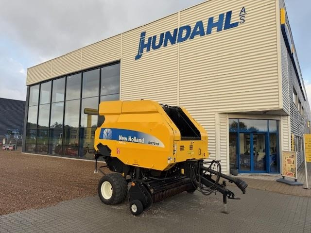 New Holland BR7070 - Round baler: picture 1 New Holland BR7070 - Round baler: picture 1
