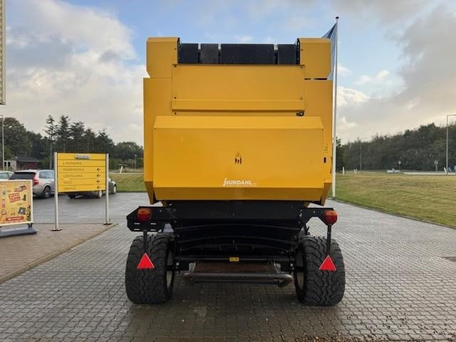New Holland BR7070 - Round baler: picture 4 New Holland BR7070 - Round baler: picture 4