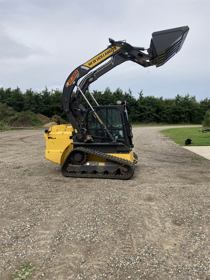 New Holland C 238 LOADER - Compact track loader: picture 2 New Holland C 238 LOADER - Compact track loader: picture 2