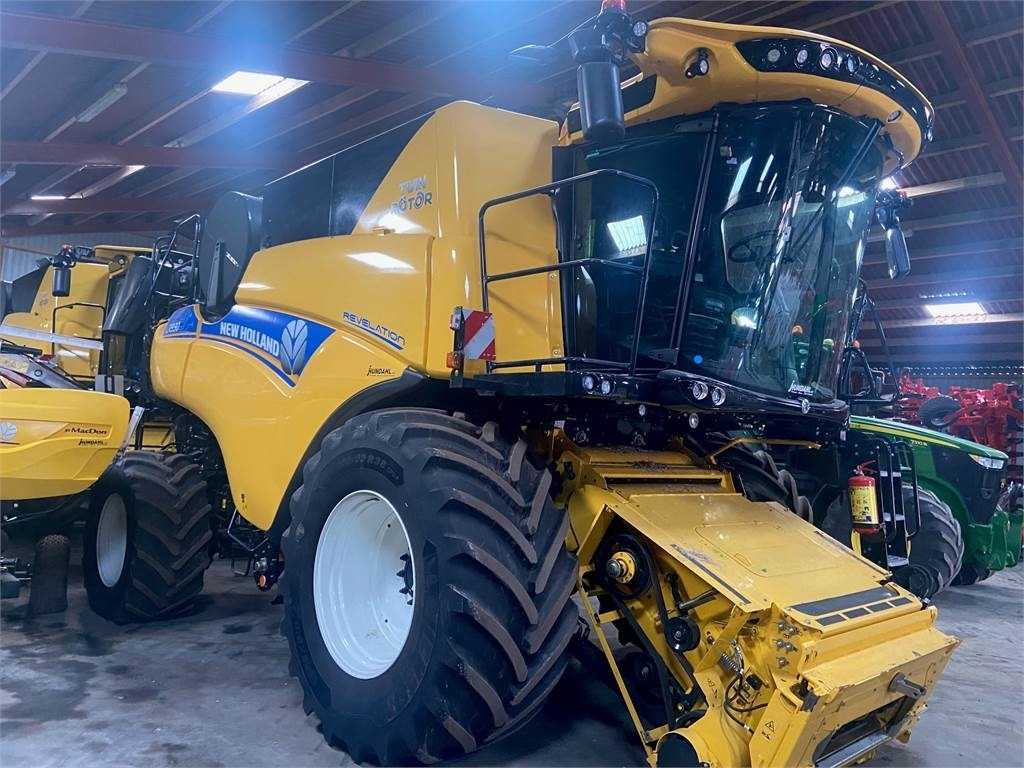 New Holland CR9.90 ST.V EU AMEA - Combine harvester: picture 2 New Holland CR9.90 ST.V EU AMEA - Combine harvester: picture 2