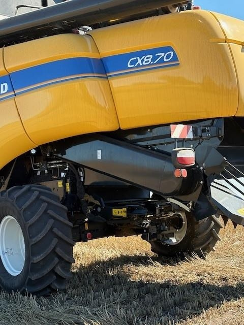 New Holland CX8.70 SLH - Combine harvester: picture 3 New Holland CX8.70 SLH - Combine harvester: picture 3