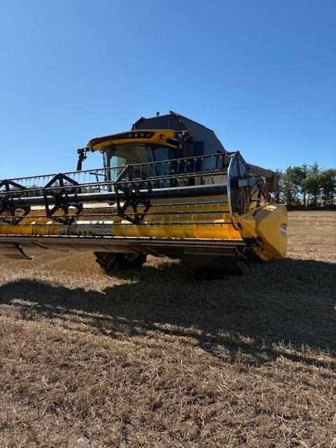 New Holland CX8.70 SLH - Combine harvester: picture 2 New Holland CX8.70 SLH - Combine harvester: picture 2