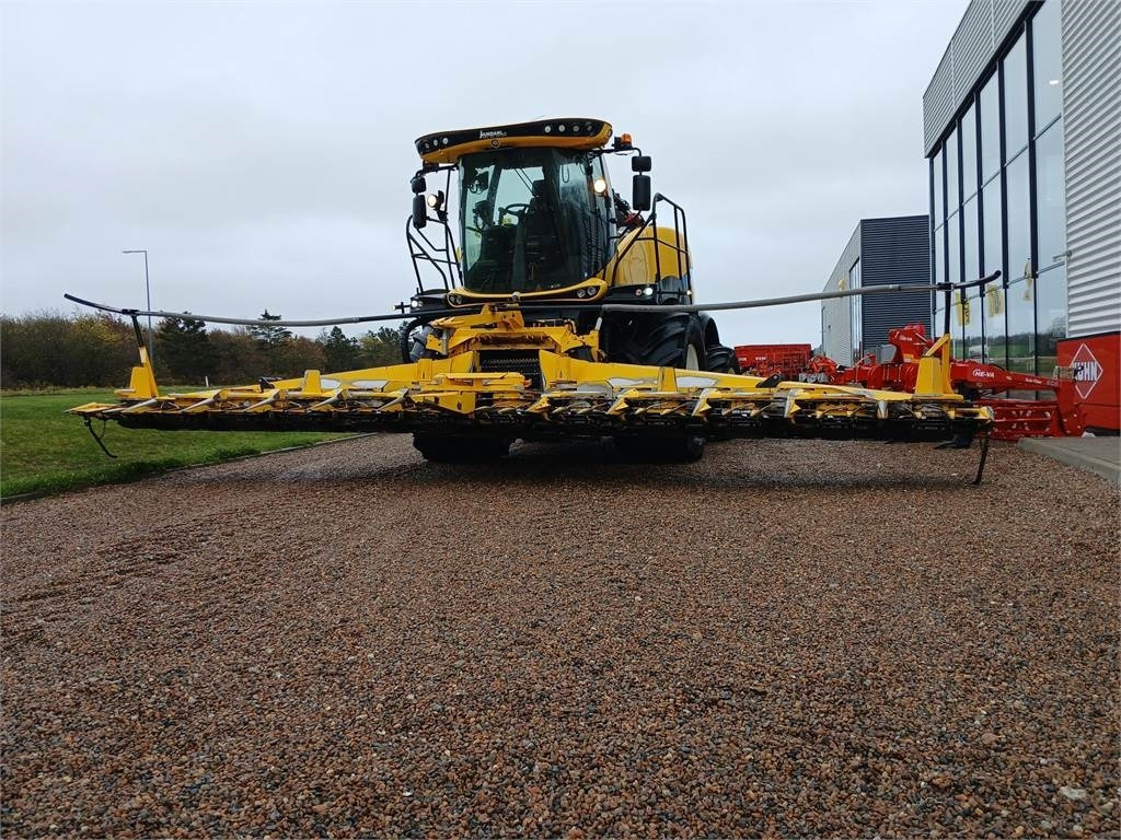 New Holland FR650 ST5 - Forage harvester: picture 4 New Holland FR650 ST5 - Forage harvester: picture 4