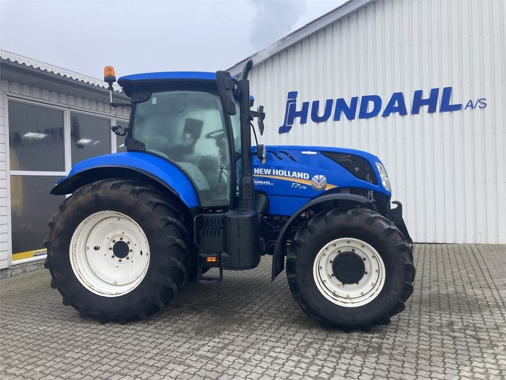 New Holland T7.175 AC MY 18 - Farm tractor: picture 1 New Holland T7.175 AC MY 18 - Farm tractor: picture 1