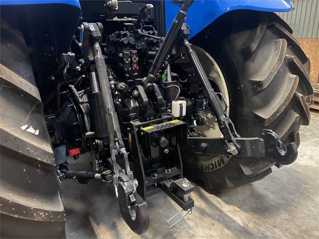 New Holland T7.215S STAGE V - Farm tractor: picture 2 New Holland T7.215S STAGE V - Farm tractor: picture 2