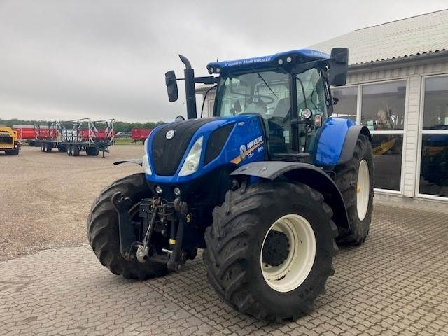 New Holland T7.270 AC MY 18 - Farm tractor: picture 5 New Holland T7.270 AC MY 18 - Farm tractor: picture 5