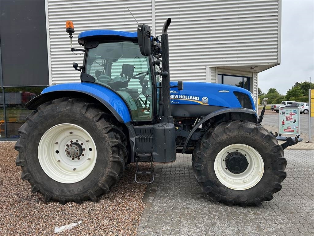 New Holland T7.270AC KEY  - Farm tractor: picture 2 New Holland T7.270AC KEY  - Farm tractor: picture 2