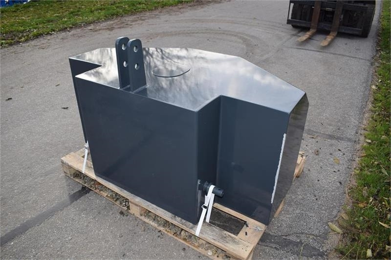 - - - 1500 kilo J-Maskiner - Counterweight for Agricultural machinery: picture 4 - - - 1500 kilo J-Maskiner - Counterweight for Agricultural machinery: picture 4