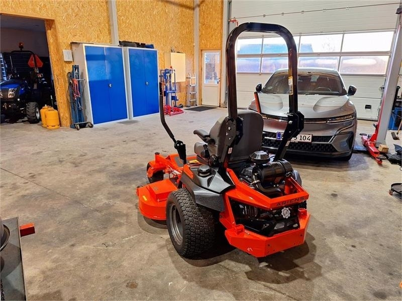 Ariens Zenith 60" SD - Municipal tractor: picture 3 Ariens Zenith 60" SD - Municipal tractor: picture 3