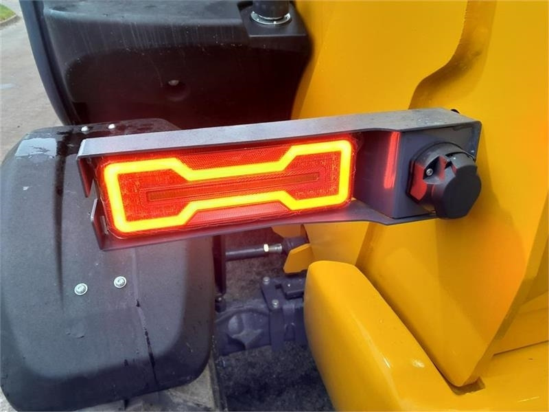 - - - EUROTRAC TH25.6 - Telescopic handler: picture 5 - - - EUROTRAC TH25.6 - Telescopic handler: picture 5