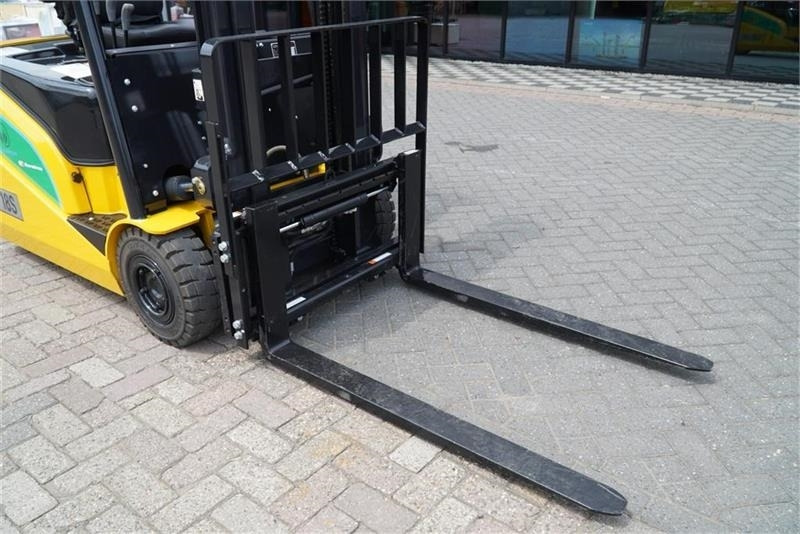Eurotrac El truck - Electric forklift: picture 3 Eurotrac El truck - Electric forklift: picture 3