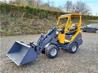Eurotrac W11 Mellem arm - Compact loader: picture 1 Eurotrac W11 Mellem arm - Compact loader: picture 1