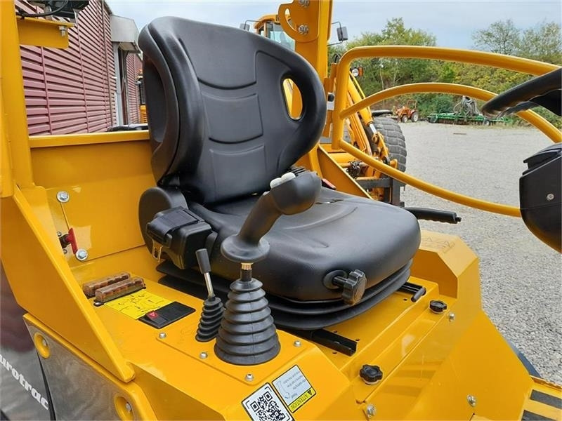Compact loader Eurotrac W12: picture 12