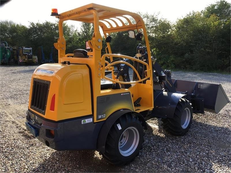 Eurotrac W12 m. lang arm - Compact loader: picture 3 Eurotrac W12 m. lang arm - Compact loader: picture 3