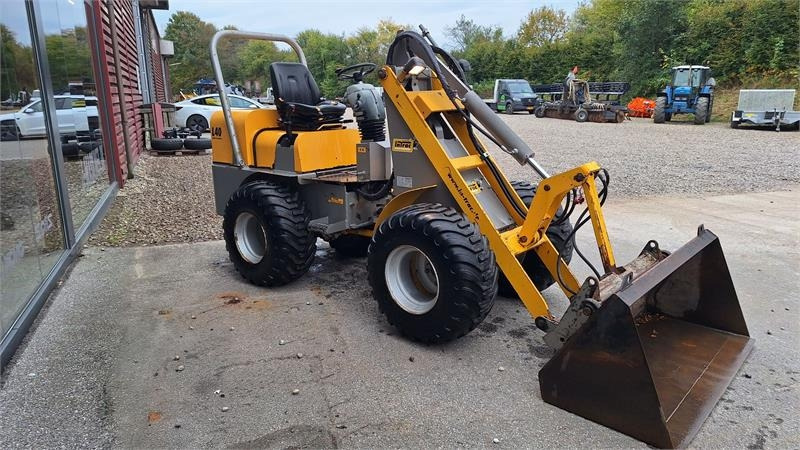 InTrac l40 - Compact loader: picture 3 InTrac l40 - Compact loader: picture 3