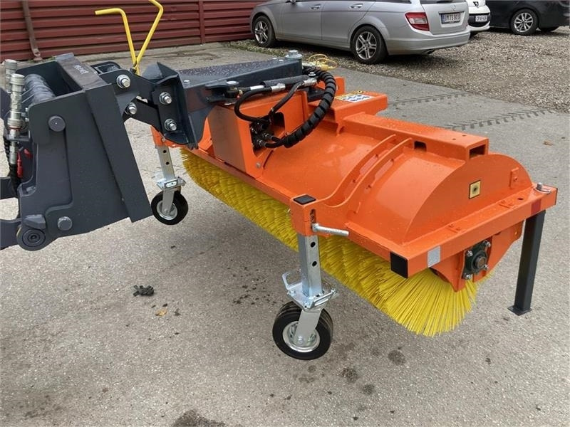 - - - J-Maskiner 180 - Broom: picture 4 - - - J-Maskiner 180 - Broom: picture 4