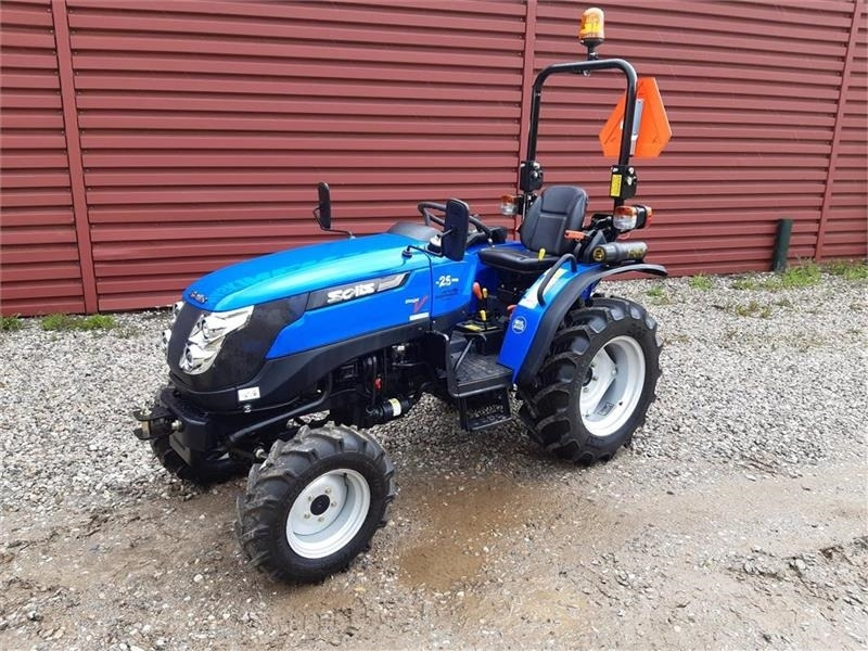 Municipal tractor Solis 26 servostyring og brede traktor dæk: picture 1