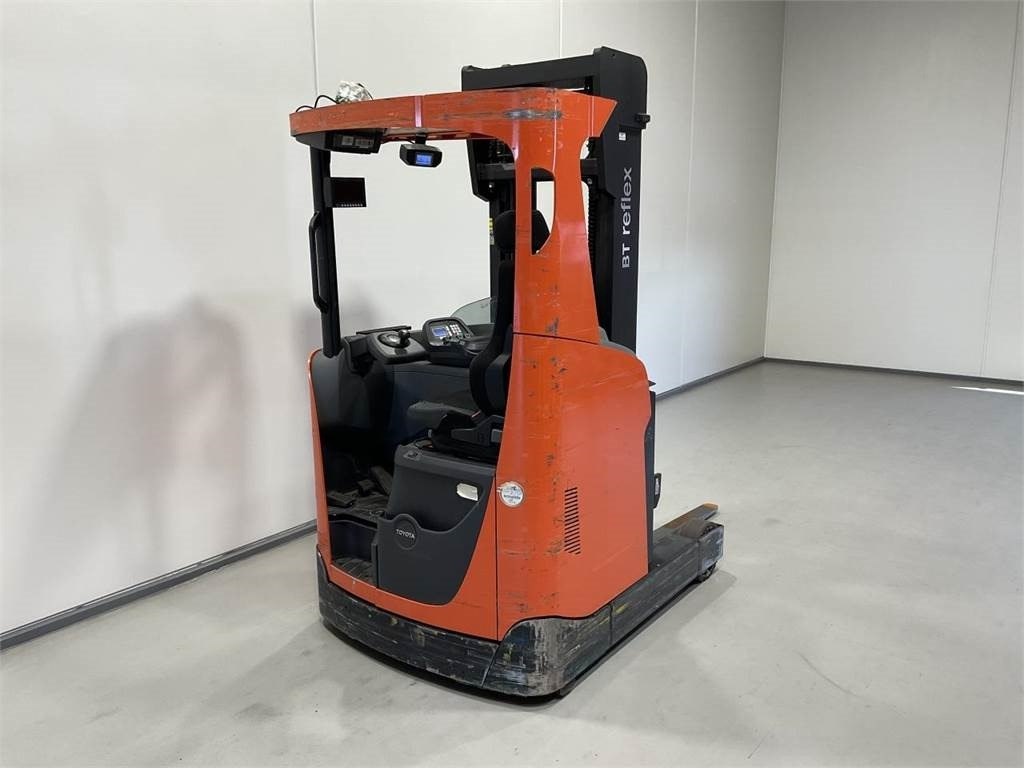 BT RRE 14 - Reach truck: picture 2 BT RRE 14 - Reach truck: picture 2