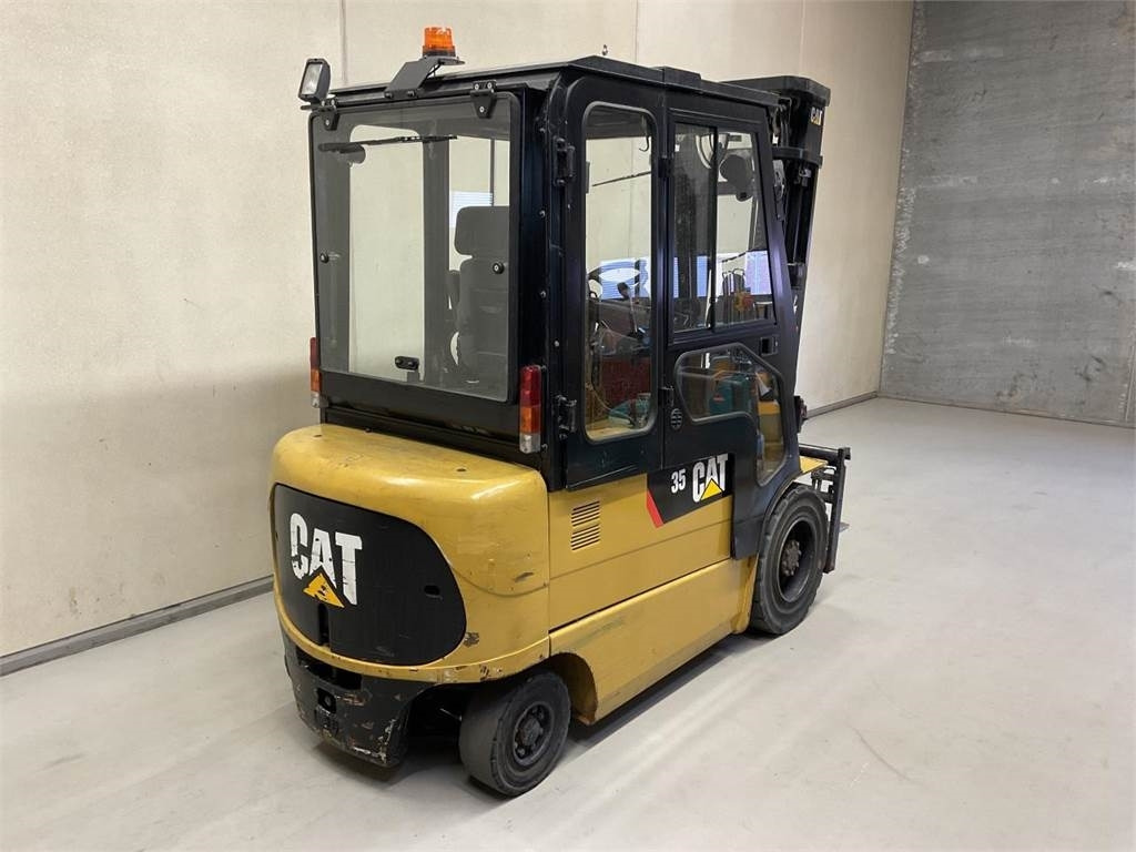 CAT EP35K-PAC - Electric forklift: picture 2 CAT EP35K-PAC - Electric forklift: picture 2