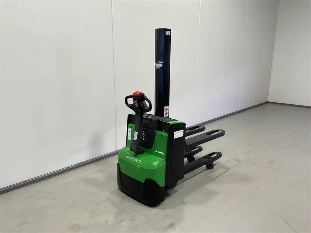 Cesab S208L - Stacker: picture 2 Cesab S208L - Stacker: picture 2