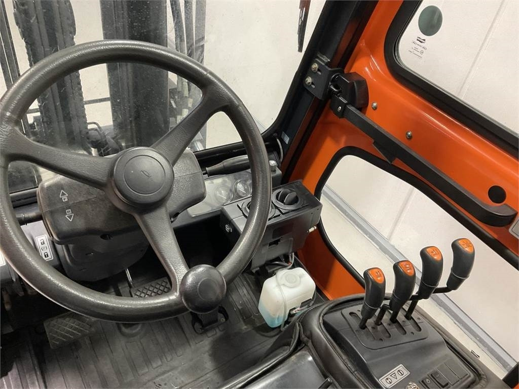 Doosan G30E-5 - LPG forklift: picture 3 Doosan G30E-5 - LPG forklift: picture 3
