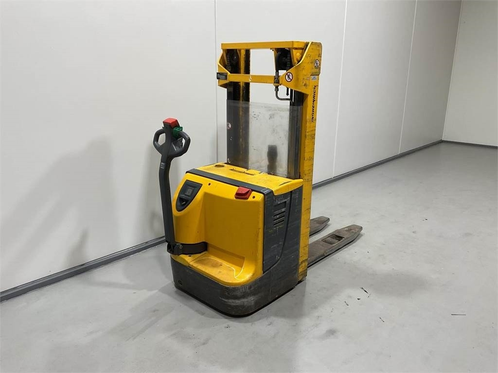 Jungheinrich EJC12 - Stacker: picture 2 Jungheinrich EJC12 - Stacker: picture 2