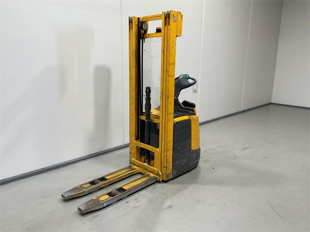 Jungheinrich ERC 214 535DZ - Stacker: picture 4 Jungheinrich ERC 214 535DZ - Stacker: picture 4