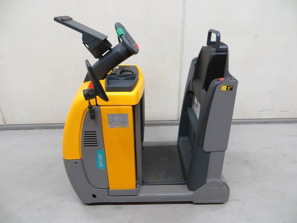 Jungheinrich EZS 350 - Terminal tractor: picture 2 Jungheinrich EZS 350 - Terminal tractor: picture 2