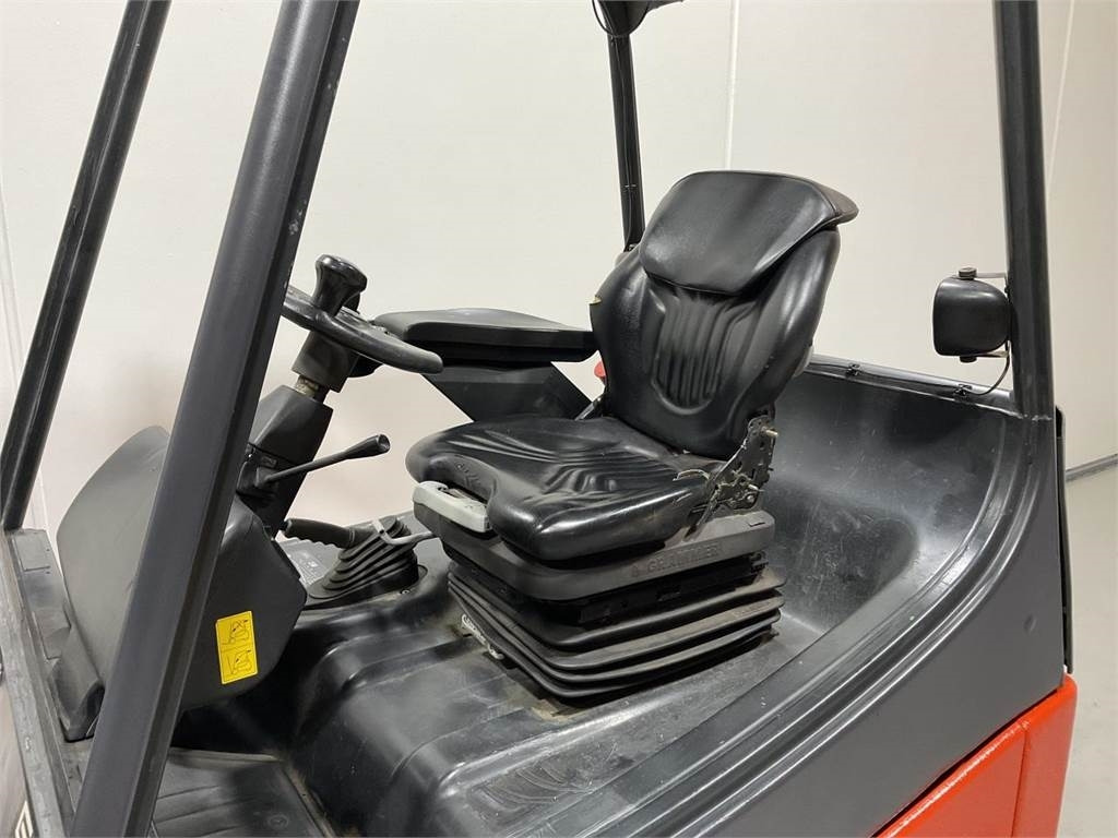 Linde E20 - Electric forklift: picture 5 Linde E20 - Electric forklift: picture 5