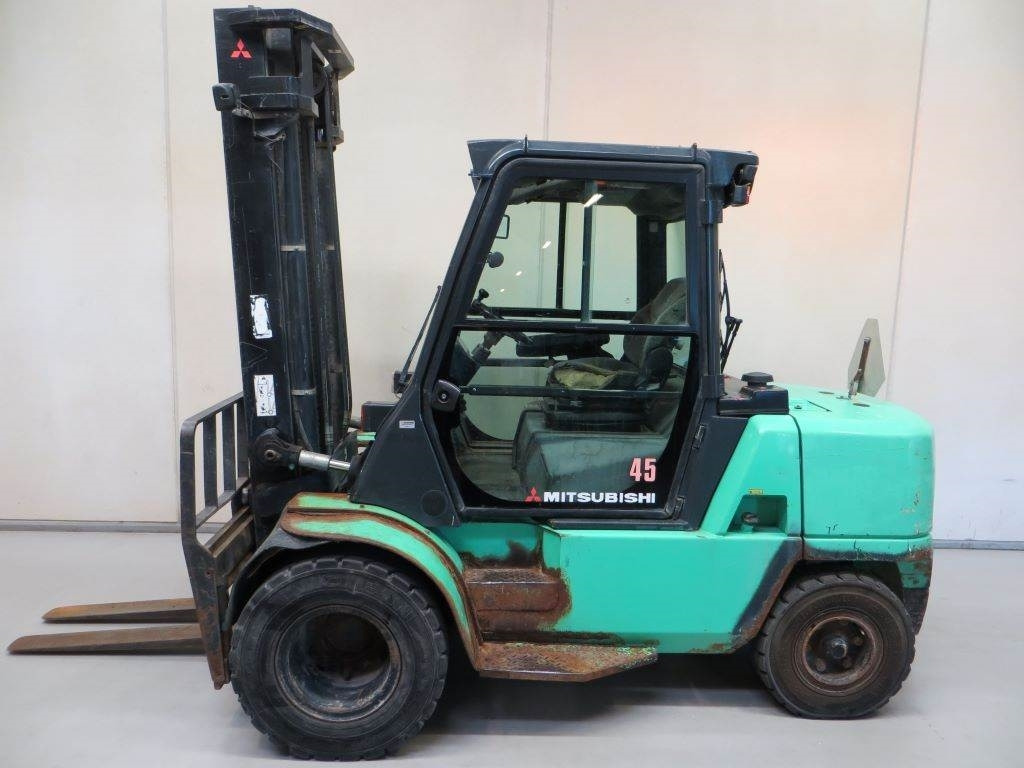 Mitsubishi FD45K - Diesel forklift: picture 2 Mitsubishi FD45K - Diesel forklift: picture 2