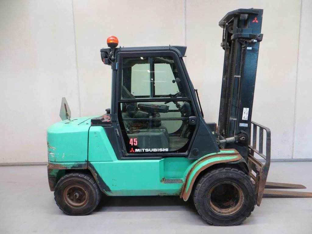 Mitsubishi FD45K - Diesel forklift: picture 1 Mitsubishi FD45K - Diesel forklift: picture 1
