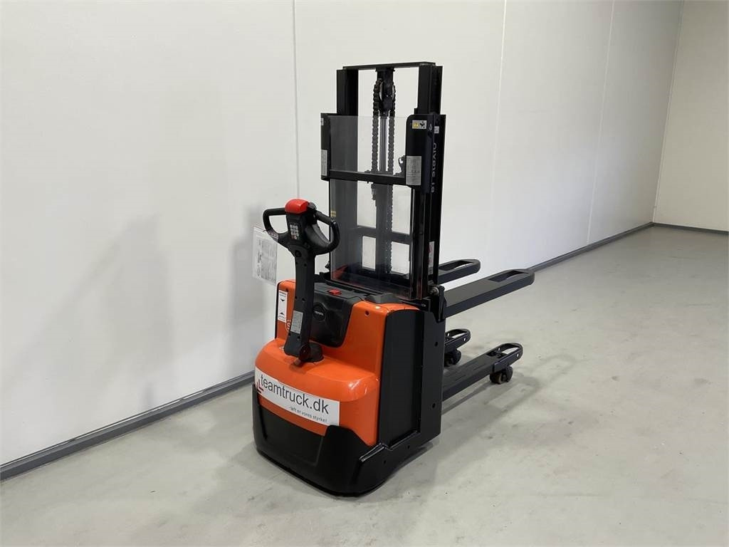Toyota SWE200D - Stacker: picture 2 Toyota SWE200D - Stacker: picture 2